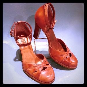 TRIBECA a KENNETH COLE PRODUCTION- POP ROCK- HEELS